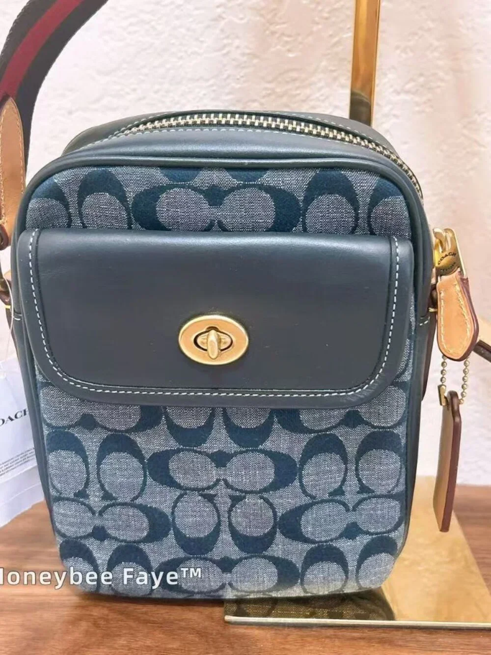 NWT Coach MEN'S HERITAGE CROSSBODY IN SIGNATURE CHAMBRAY C4034